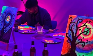 Noche de arte y cervezas para 1 o 2 en Malasaña: pinta un cuadro neón Noche de arte y cervezas para 1 o 2 en Malasaña: pinta un cuadro neón