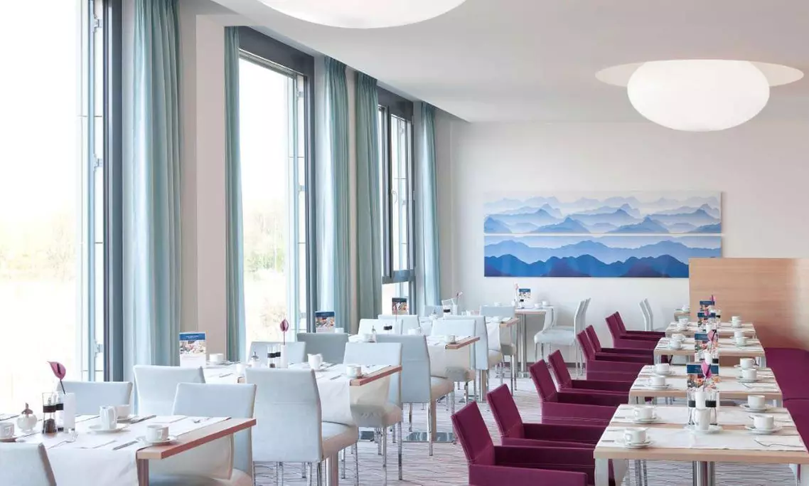Frankfurt: 2 Nights With Breakfast, Optional 3-Course Meal