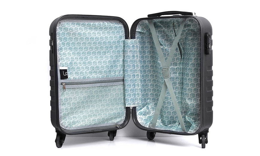 Image 5: Trolley Bag and Vanity Case Set