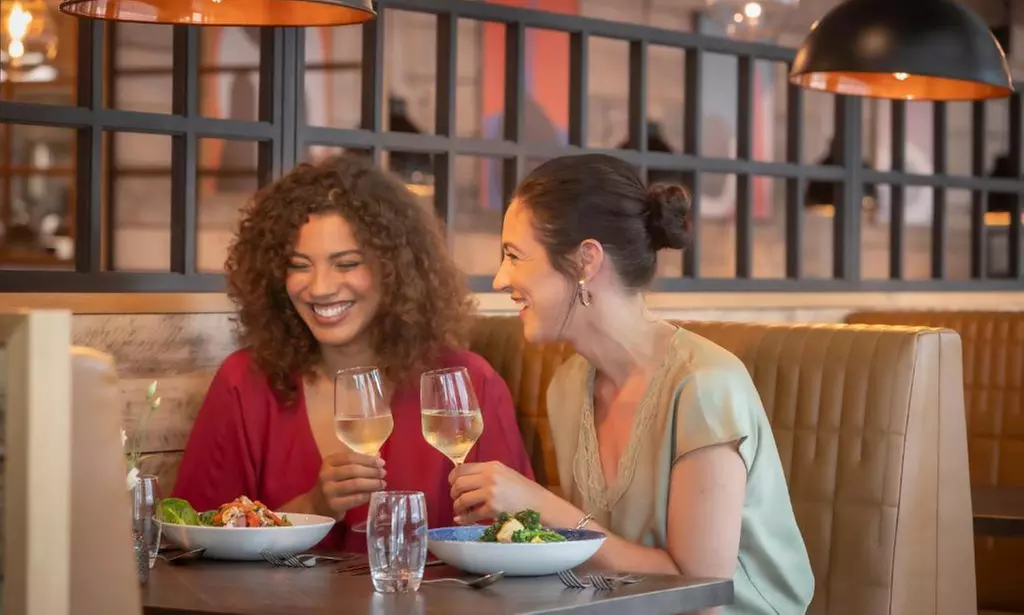 Brighton and Hove: Deluxe Double with Breakfast and Dinner