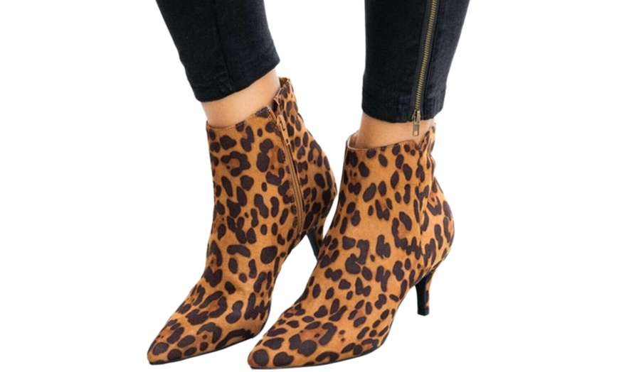 Image 4: Women's Low-Heel Pointy Boots