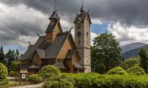 Karpacz: 2-7 nocy dla 2 osób z wyżywieniem HB i atrakcjami w Hotelu Karolinka 