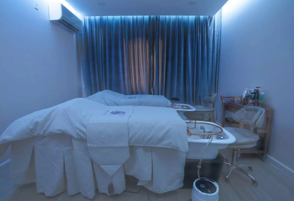 90-Minute Deluxe Head Therapy at H&K Health Beauty (Up to 30% Off) - Second Medium