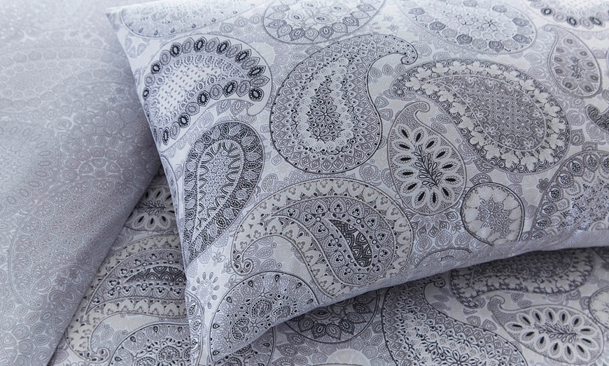 Image 12: Paisley Duvet Cover Set