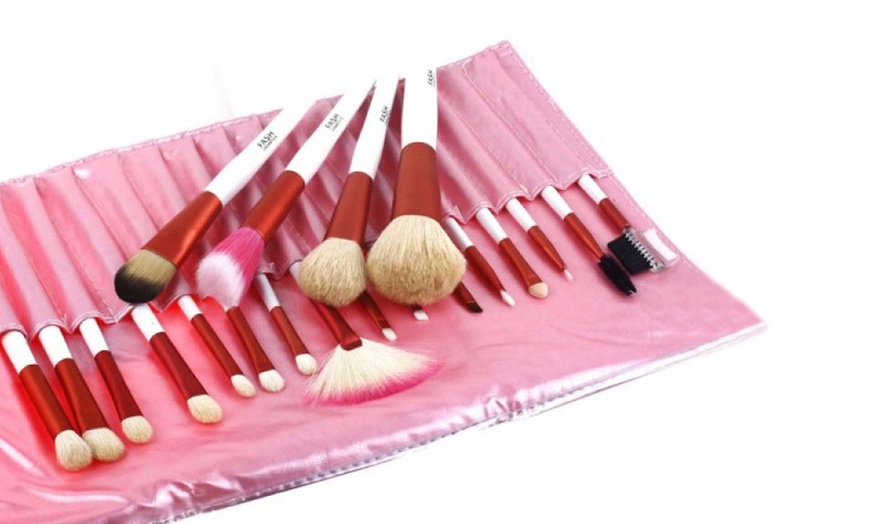 Image 3: Esponjas o brochas de maquillaje