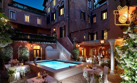 ✈ Venice: 2- to 4-Night 4* Stay with Breakfast