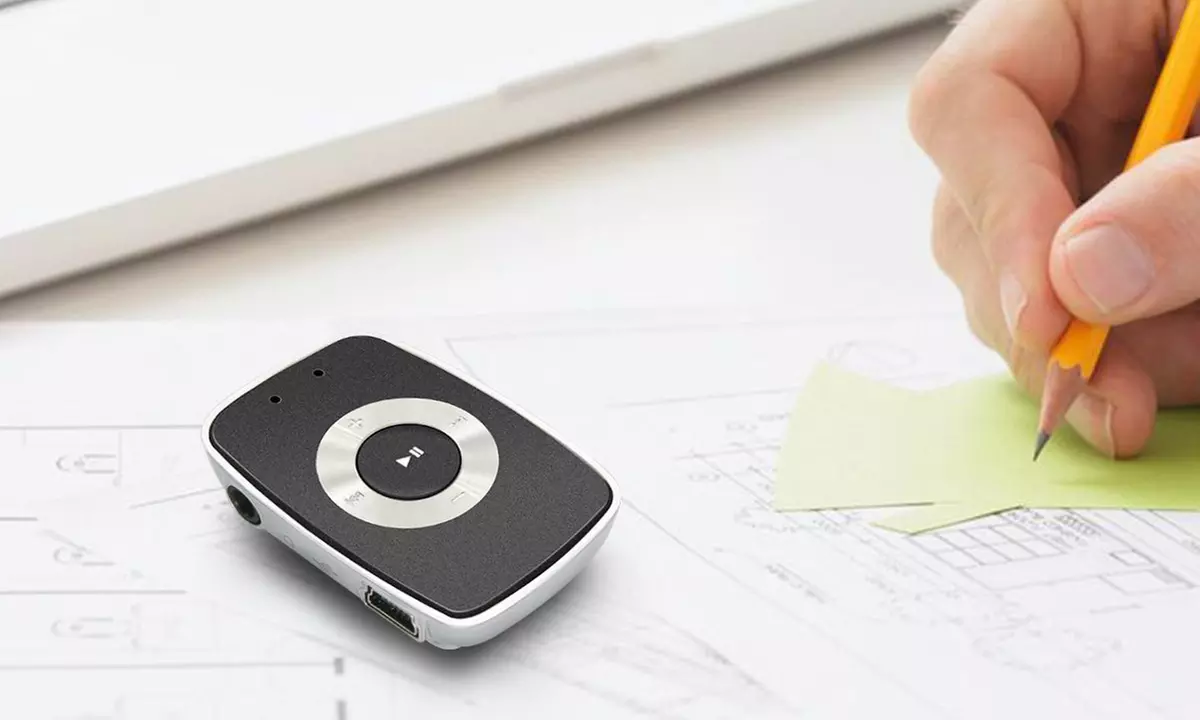 Hott MU1035 8GB Hands-Free Clip-On Sports MP3 Player - Second Medium