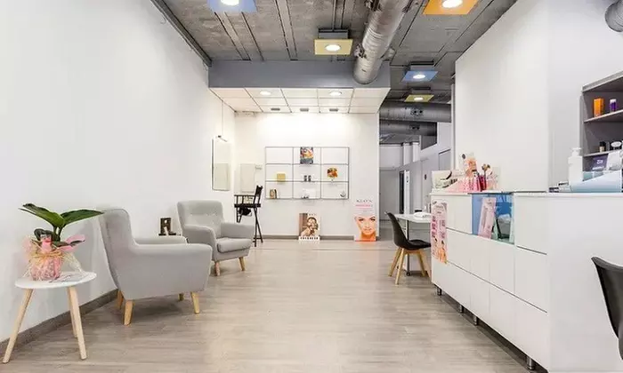 Presume de uñas ideales: 1 o 2 sesiones de manicura, pedicura o ambas