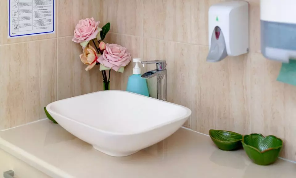 iLiftingujący masaż twarzy i szyi