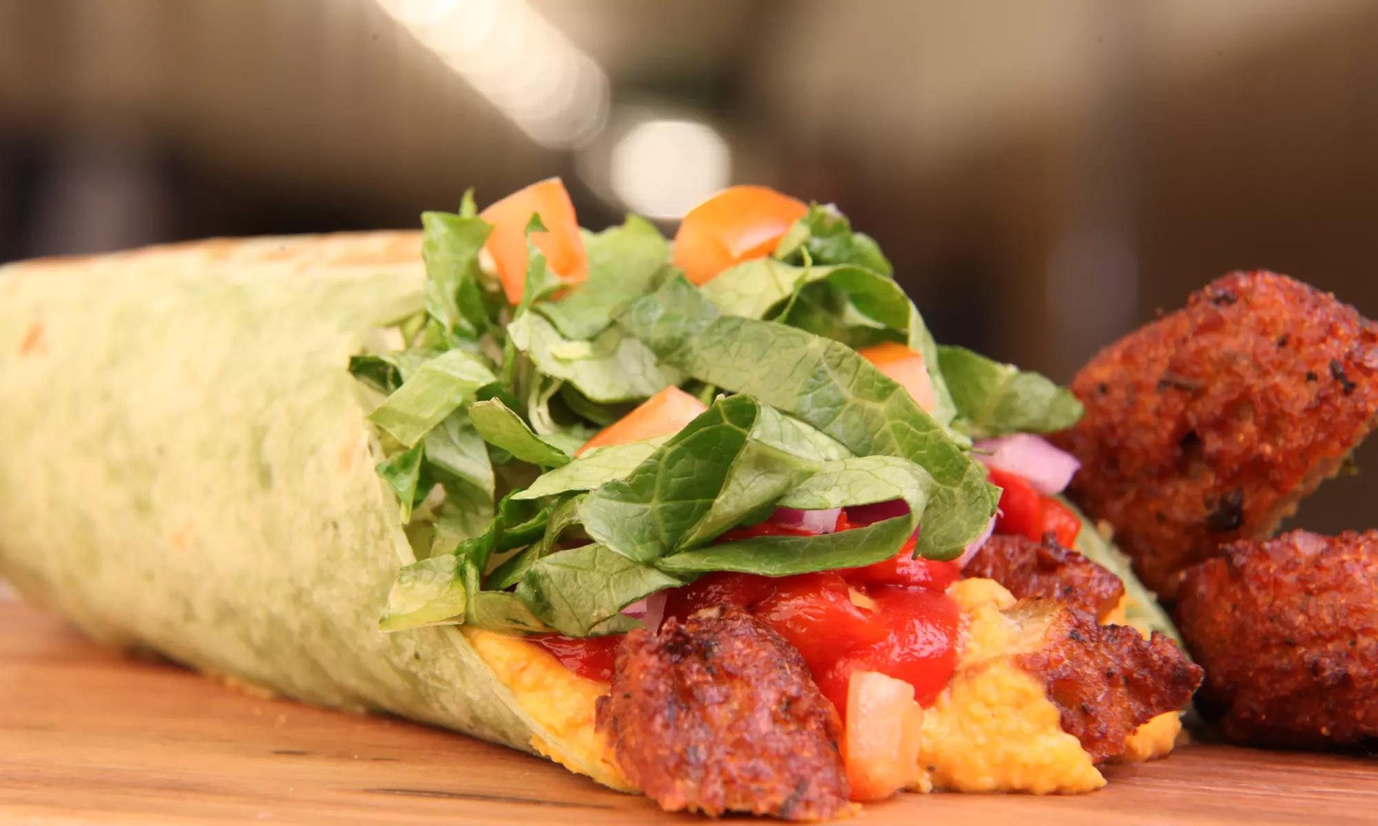 Enjoy American Casual Cuisine with Food and Drink Options