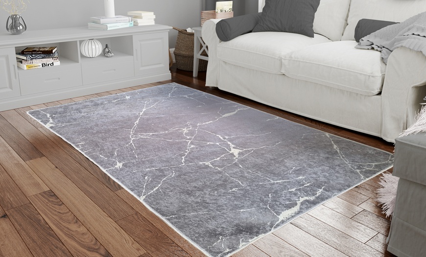 Image 9: Tapis effet marbré