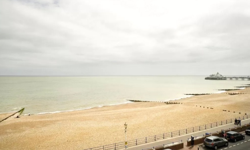 Image 14: Eastbourne: Double Room with Breakfast