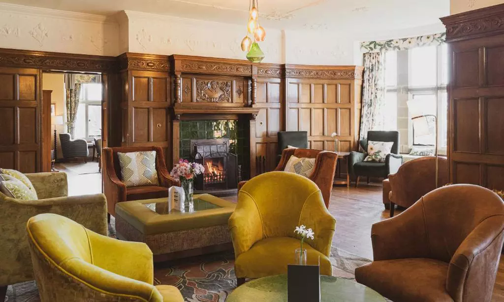 4* Lake District: Luxury Stay for 2 with Scenic Lake Cruise