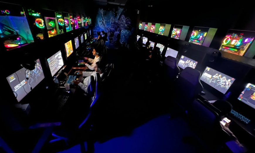 Image 9: Gaming In General, Small Private, or Big Private Room w/ Optional Food