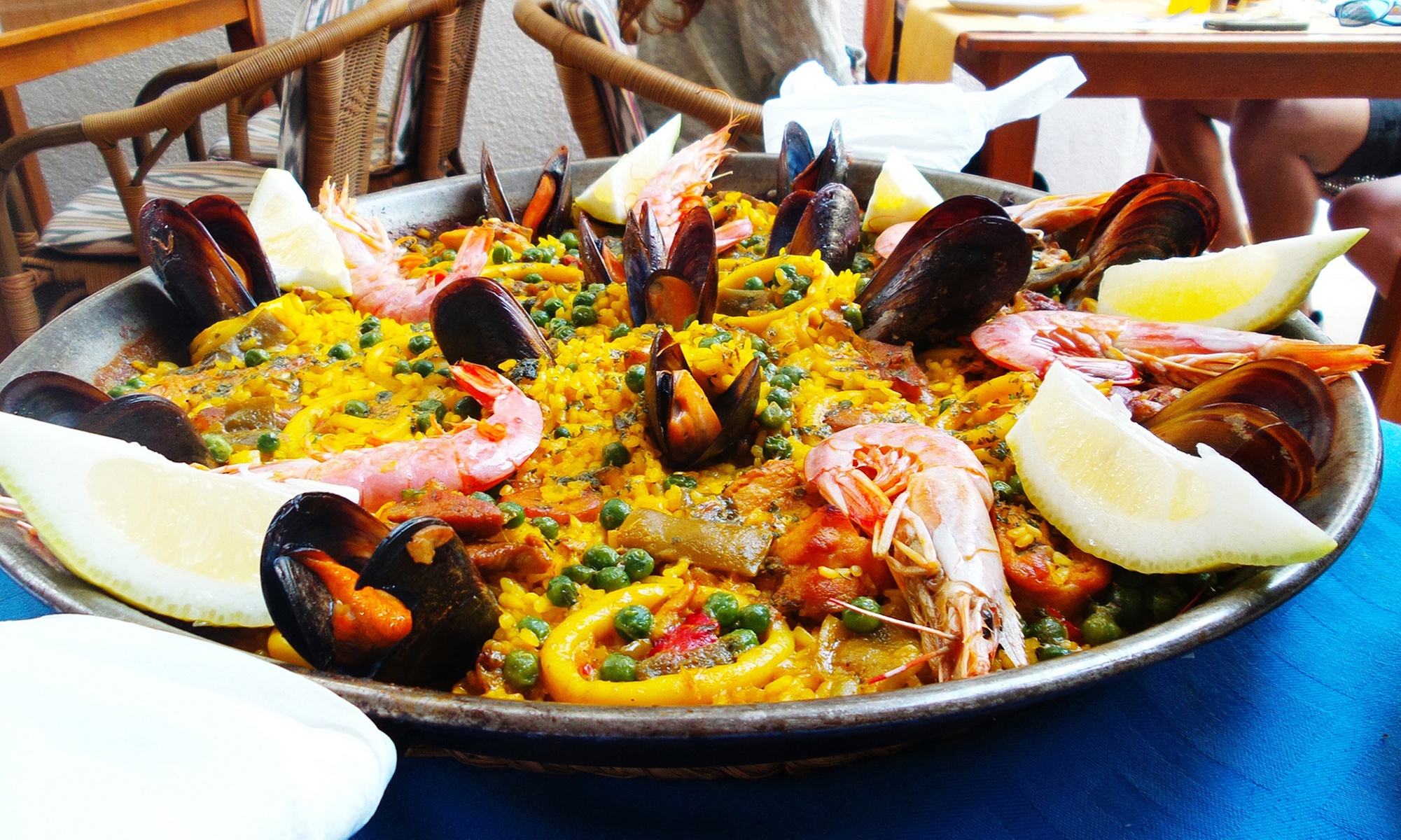 Spanische Küche: Paella Spezial Original Emmafisch für 2-4 Personen