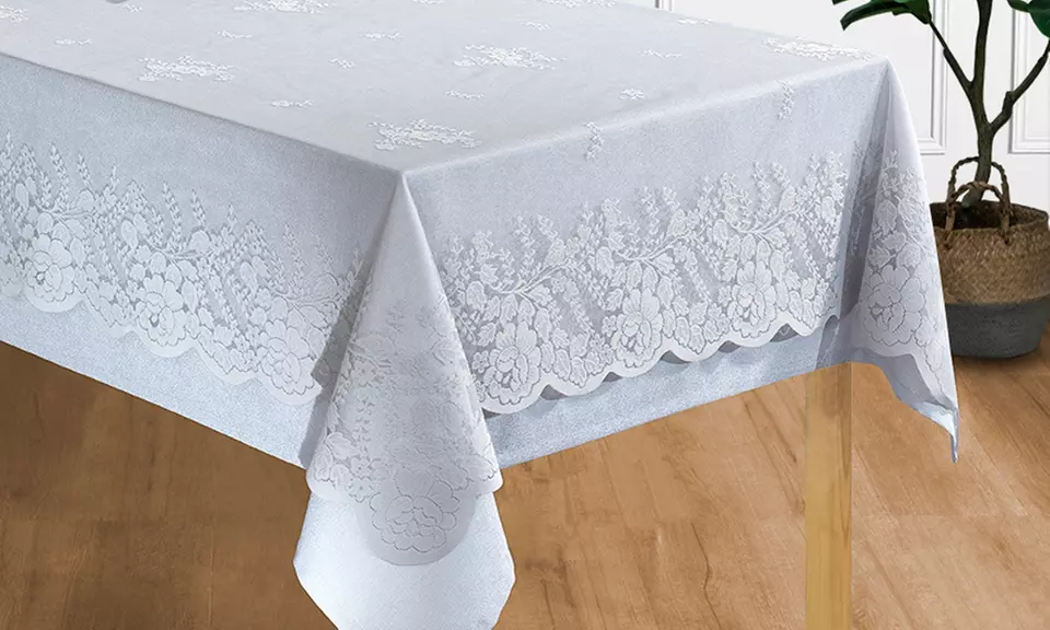 Lot nappe et surnappe en dentelle