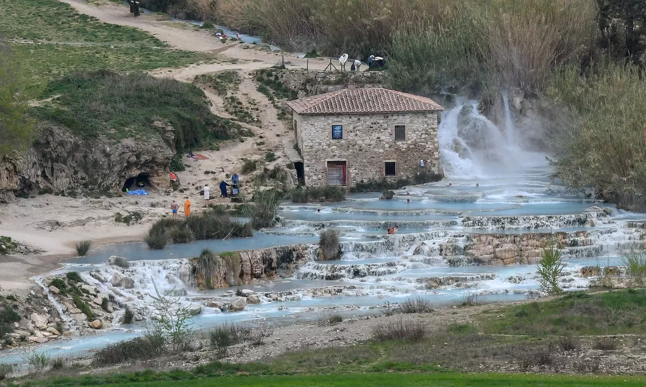 Terme di Saturnia: soggiorno per 2 con colazione, aperitivo e cena