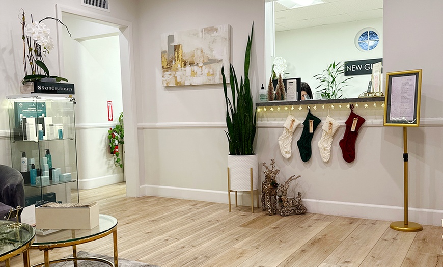 Image 5: 1 or 2 Exosome Treatment, 2, 4, or 6 PRP Syringes for Hair Treatment