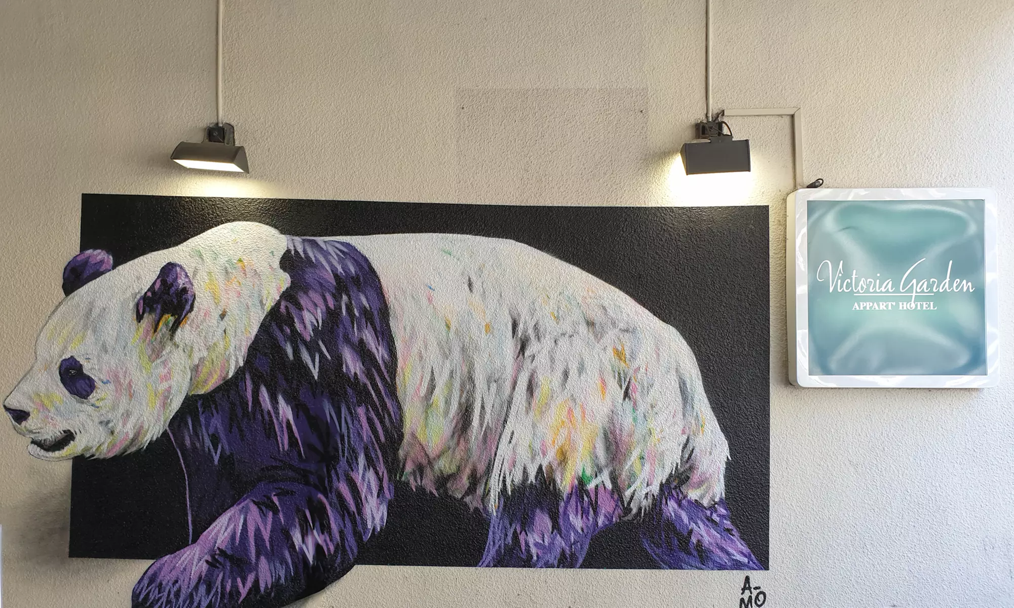 Bordeaux : studio ou appartement double avec pdj et parking, bouteille de vin en option avec Victoria Garden Bordeaux - Primary Image