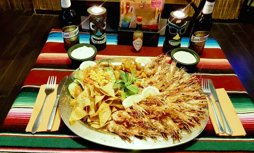 Image 2: Gambas od. El Sombrero Platte inkl. Nachos nach Wahl für 2 od. 4 Pers.