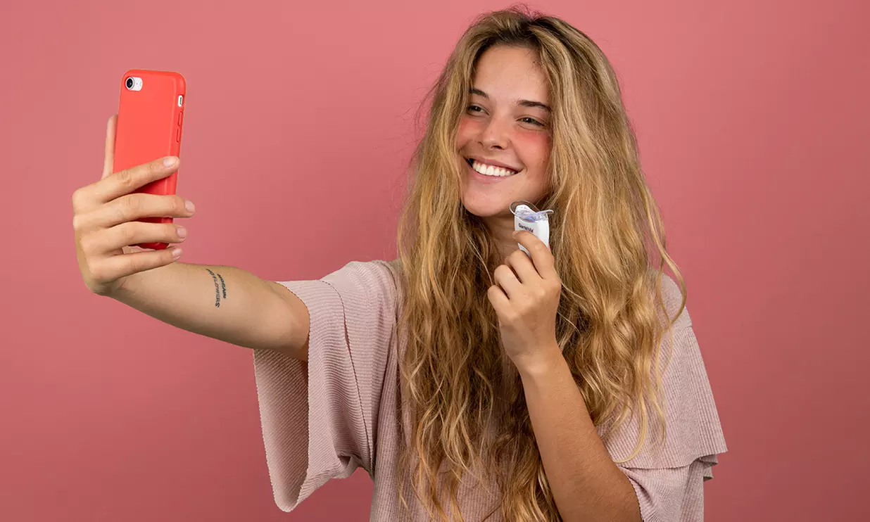 Kit de blanqueamiento dental de Glamwhite para aclarar hasta 7 tonos