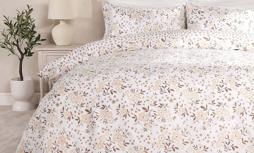 Image 6: Ditsy Print Reversible Duvet Set
