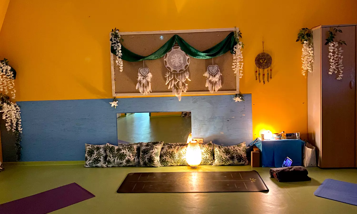 4 clases o 1 mes de clases de yoga ilimitado para 1 persona