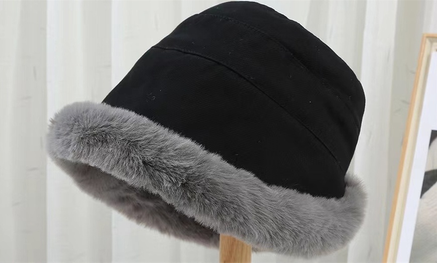 Image 4: Women's Winter Faux Fur Bucket Hat