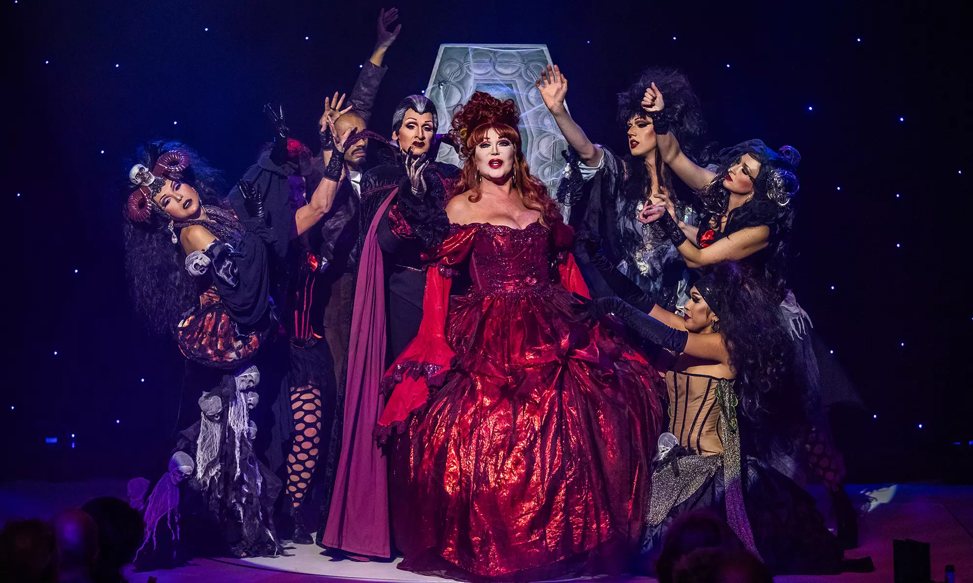 Ticket für Travestie-Revue „Stars & Glamour“ im Carte Blanche