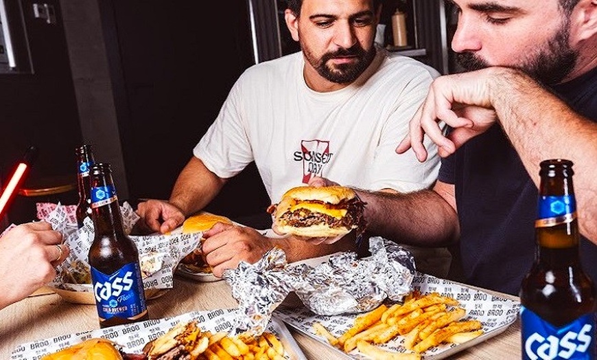 Image 7: Menú BROO gourmet de hamburguesa para 2 o 4 con postre y bebida