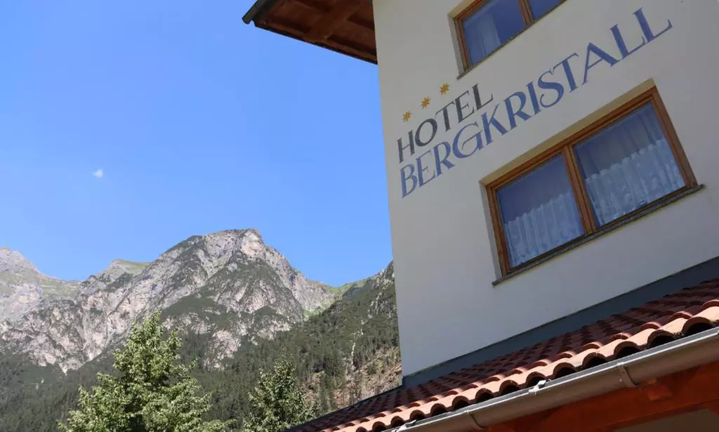 Colle Isarco: camera doppia con colazione o mezza pensione e Spa