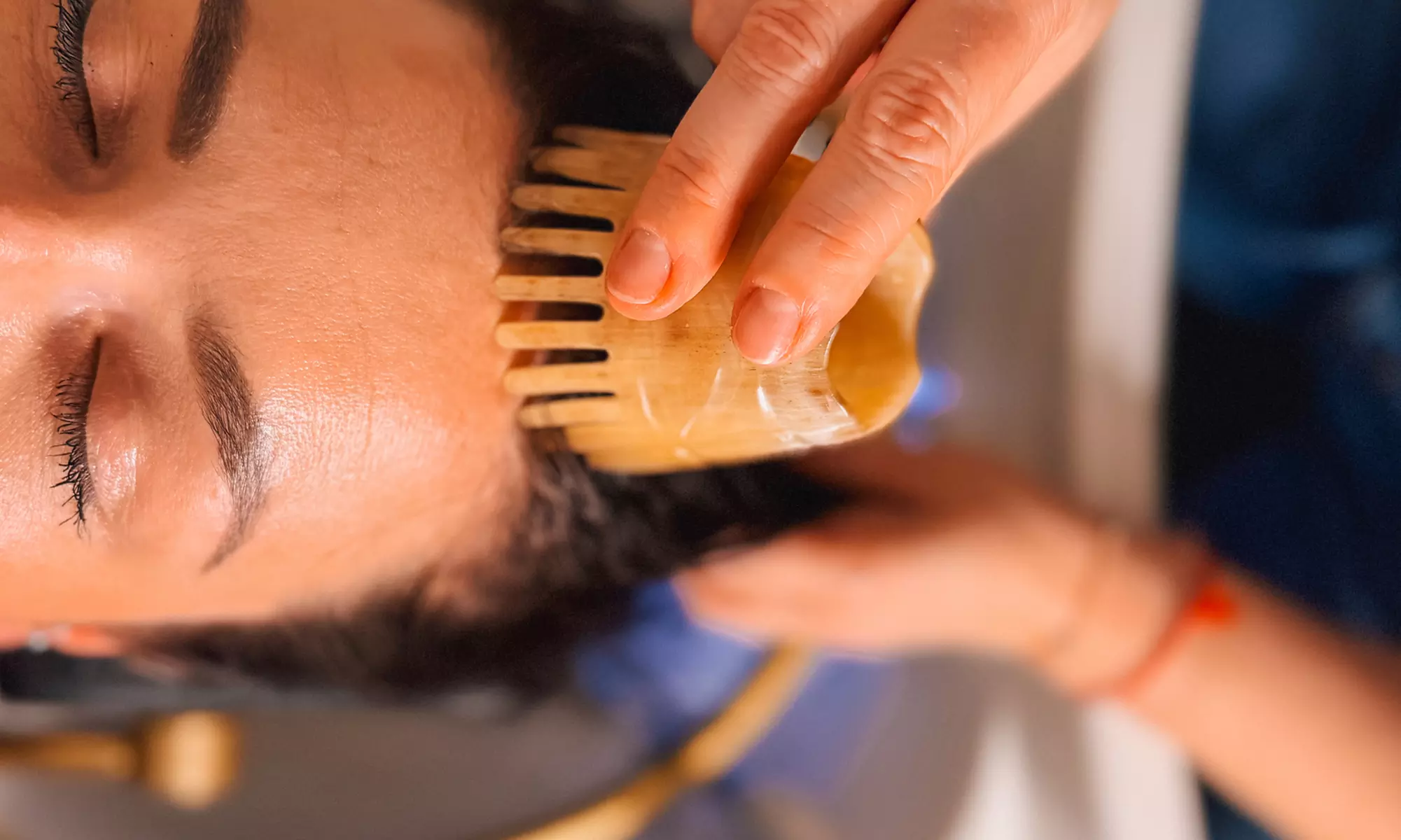 Głębokie odprężenie z rytuałem Head Spa – masaż, aromaterapia i więcej