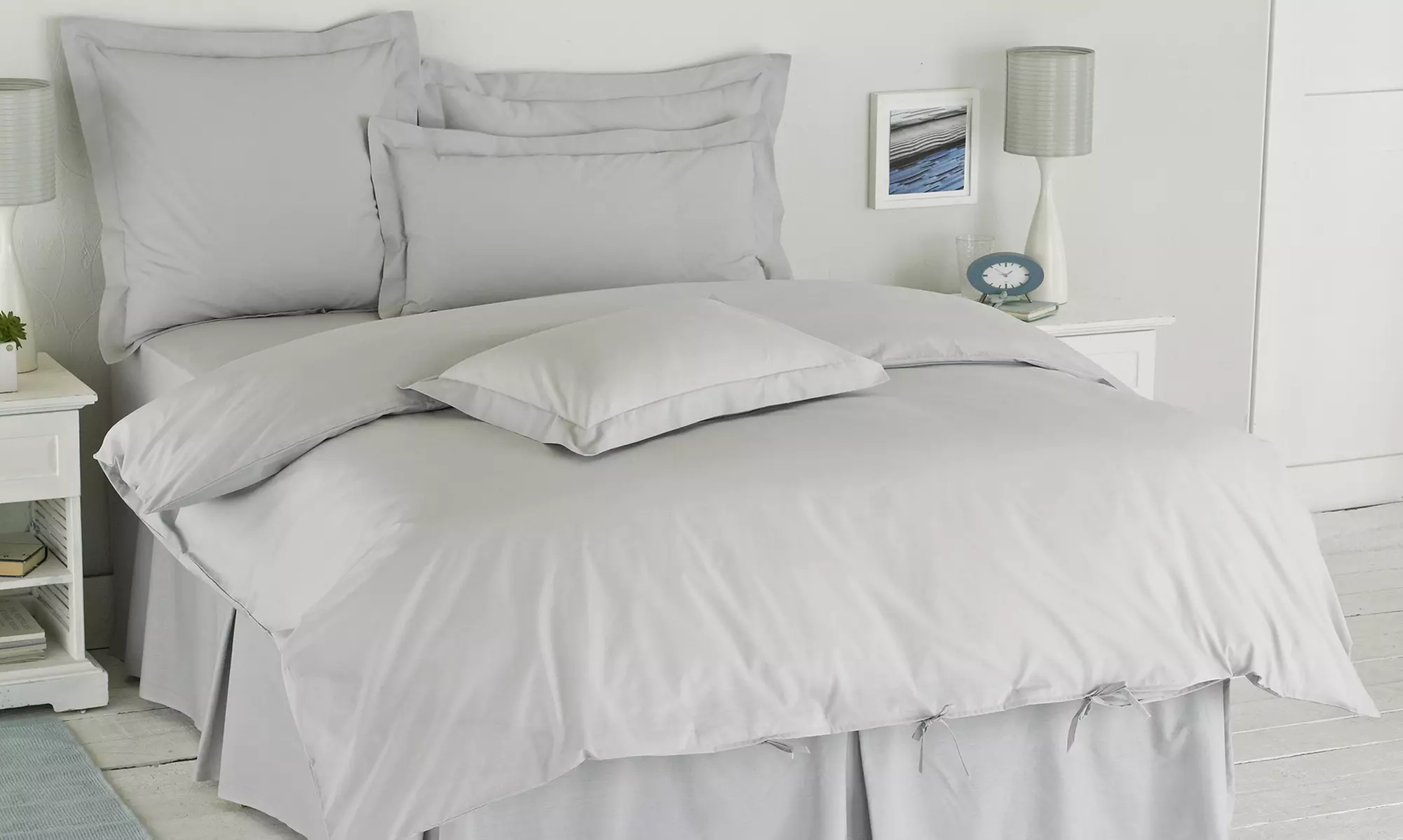 Bettwäsche-Set für Einzelbett oder Doppelbett in Weiß, Braun oder Grau - Primary Image