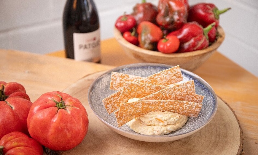 Image 4: Menú para 2 o 4 personas con botella de vino