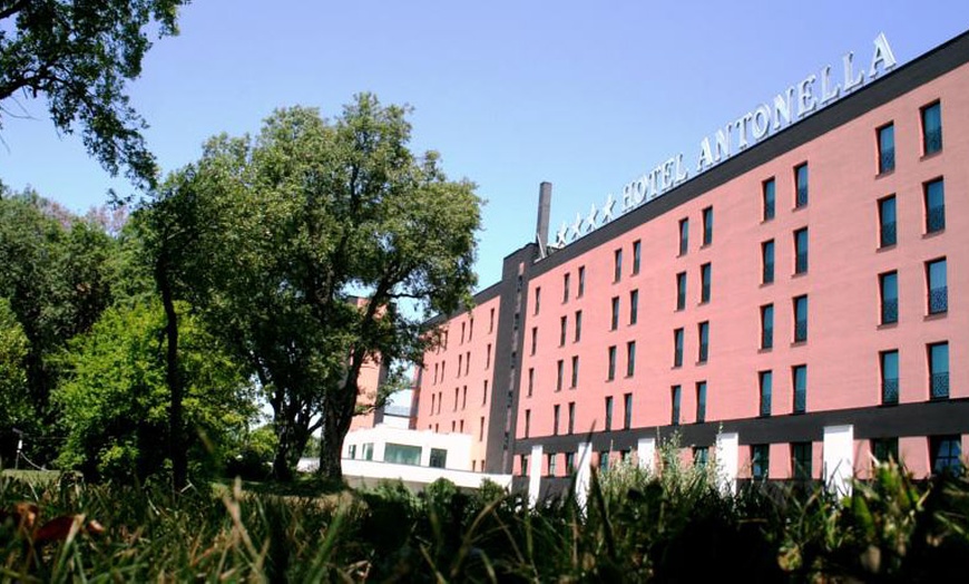 Image 15: Rome: Standard Double or Twin Room with Breakfast 