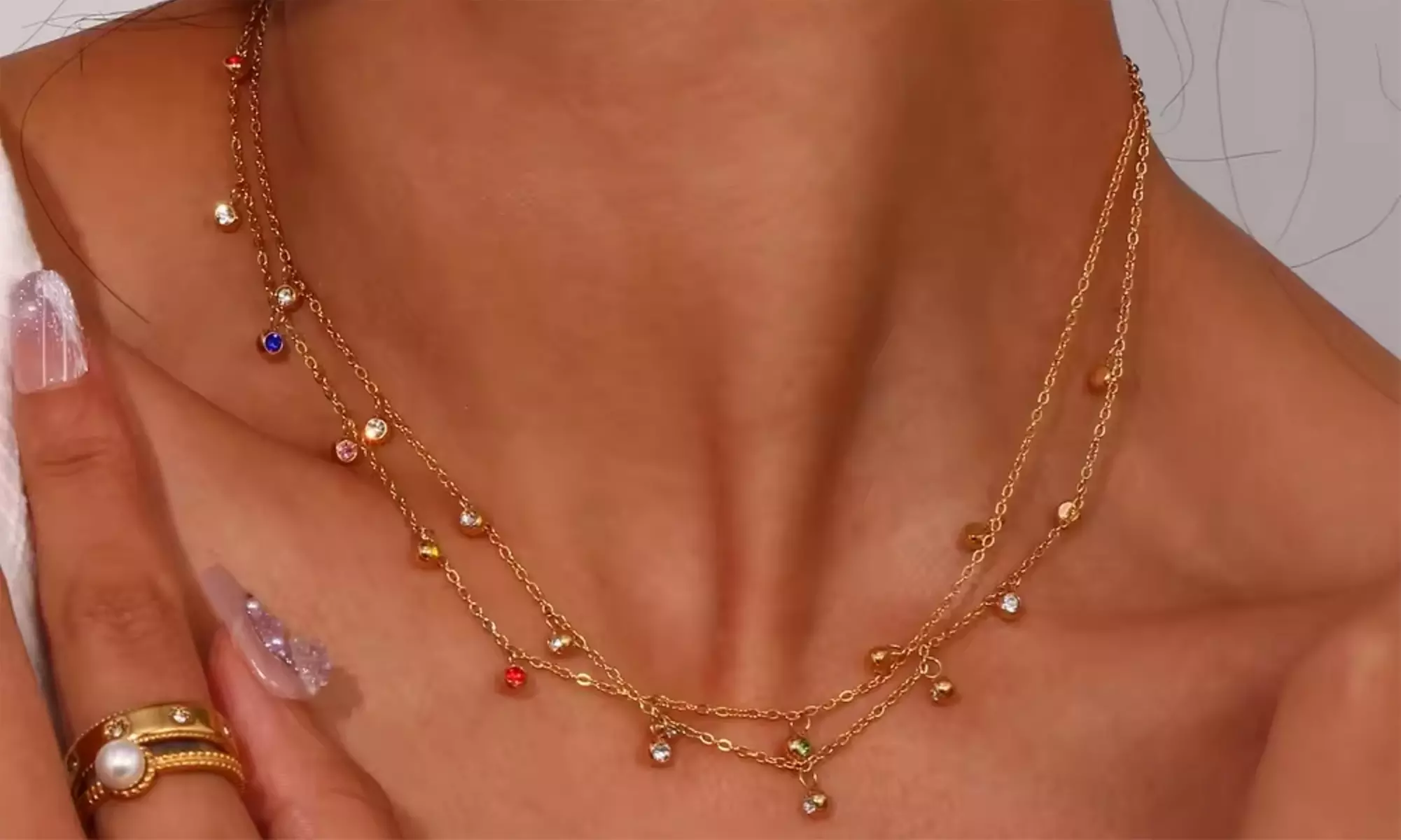 Collier plaqué or 18 carats avec cristaux multicolores