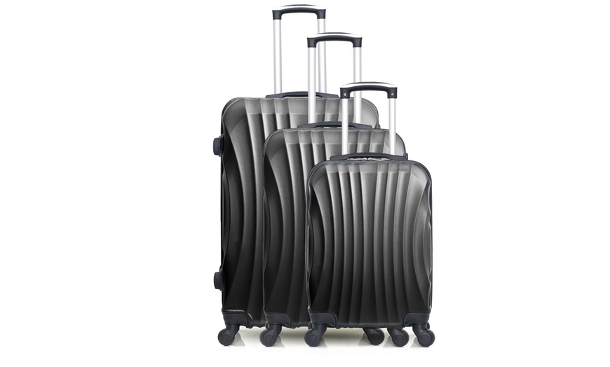 Image 20: Hero Set of Three Suitcases