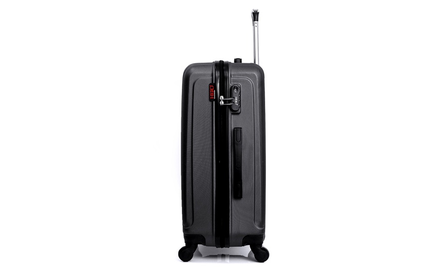 Image 5: Three-Piece Hero Luggage Set