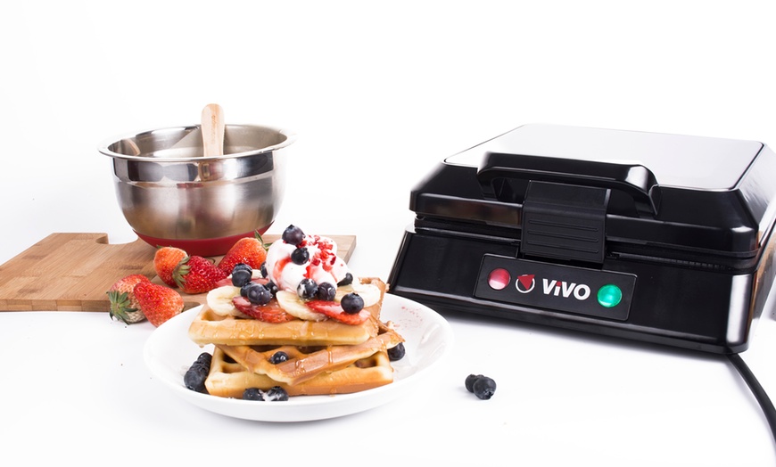 Image 4: Professional 4-Slice Waffle Maker