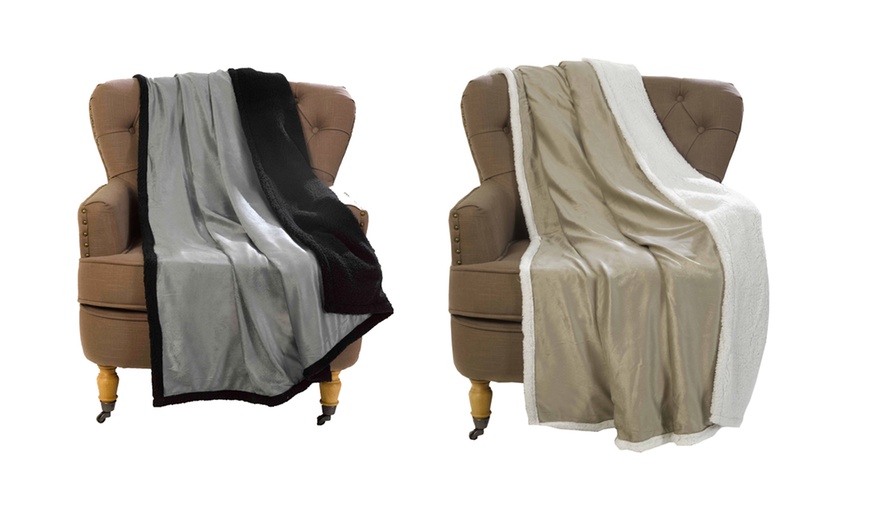 Image 9: Two Reversible Sherpa Throws 