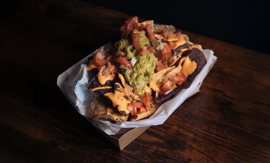 Image 5: Acceso a salas de bateo o menú para 2, con duración a elegir
