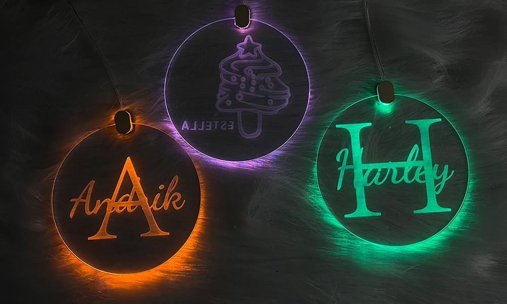 LED-Namenslichtkette mit 3 Ornamenten nach Wahl von Justyling