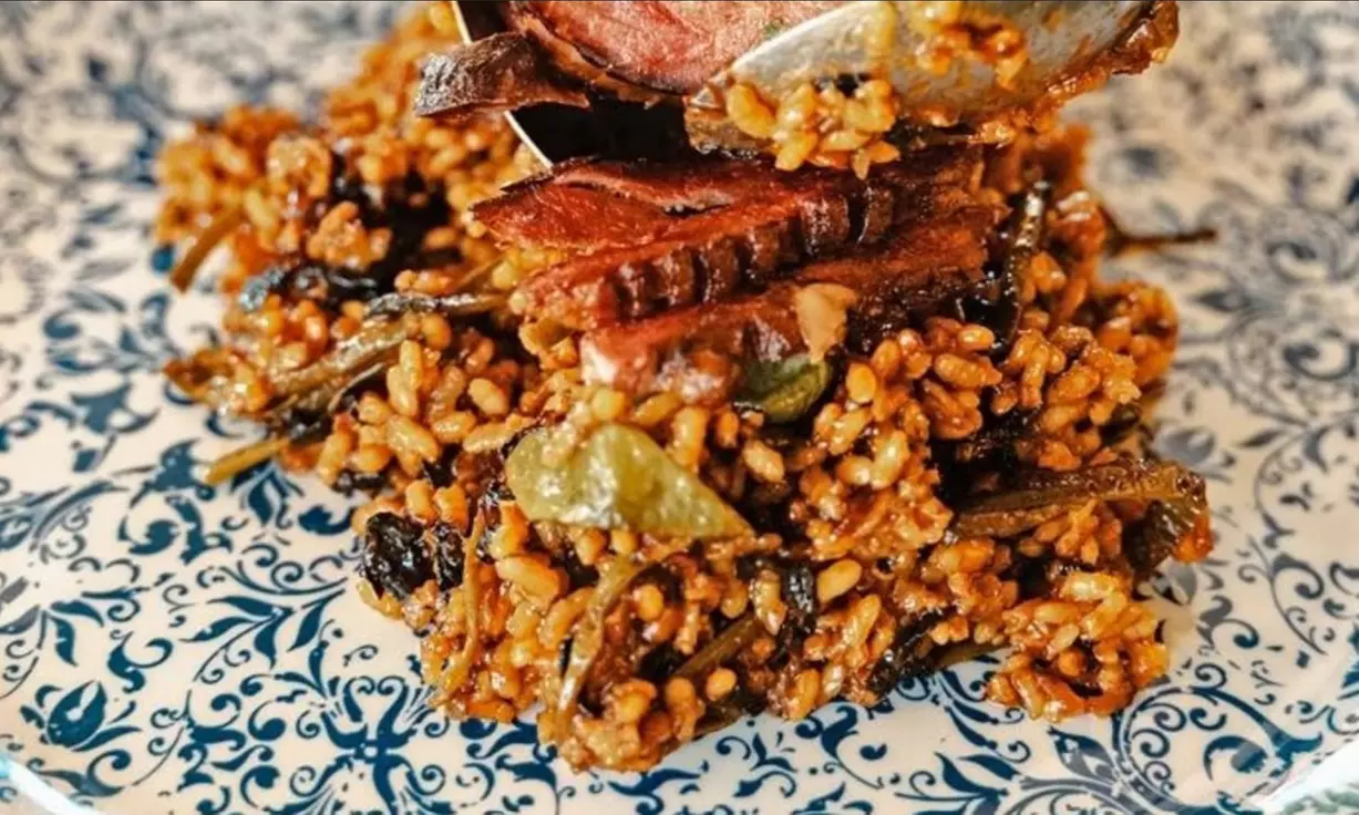 Menú mediterráneo con postre y bebida o botella de vino para 2 o 4