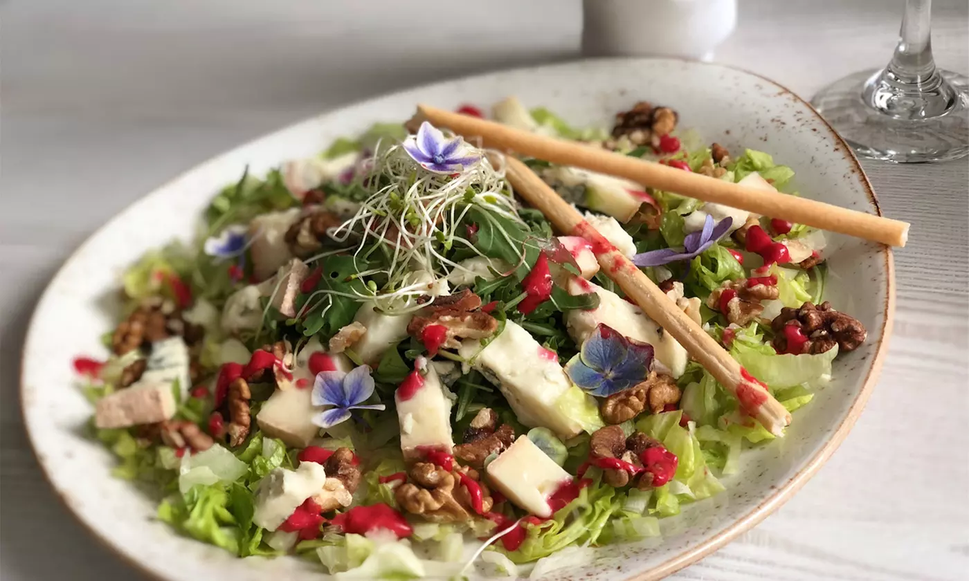 Wieczór ze smakiem: Taste Set Menu dla 2 osób od 99,99 zł i więcej opcji w Restauracji Magnolia w Hotelu Garden - Primary Image