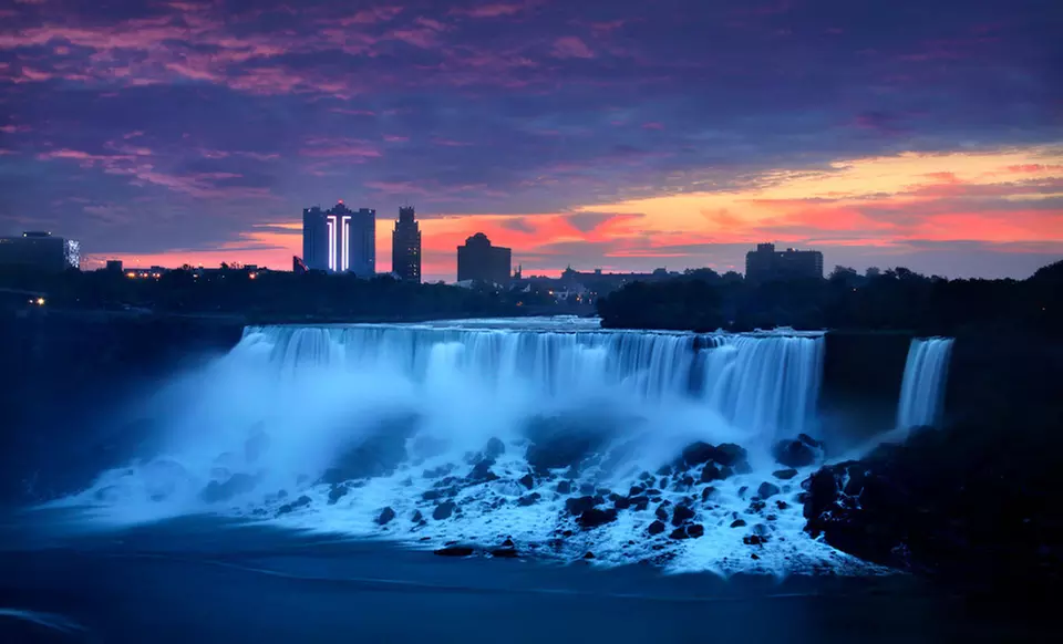 One- or Two-Night Stay with Daily Breakfast and Casino Credit at the Red Coach Inn in Niagara Falls, NY - Primary Image