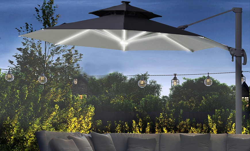 Image 6: Outsunny Cantilever Parasol with Solar or LED Lights