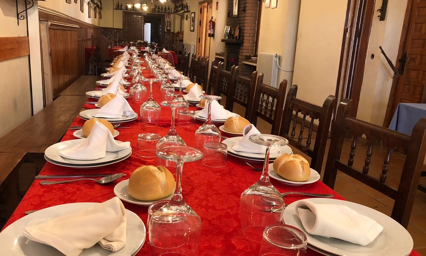 Image 6: Bodega histórica del S.XVII con cata de vinos y opciones gourmet