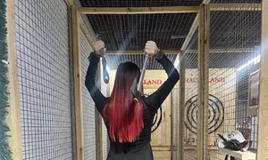 Tiro de hachas para 2 o 4 personas entre semana o fin de semana con hasta 29% de descuento