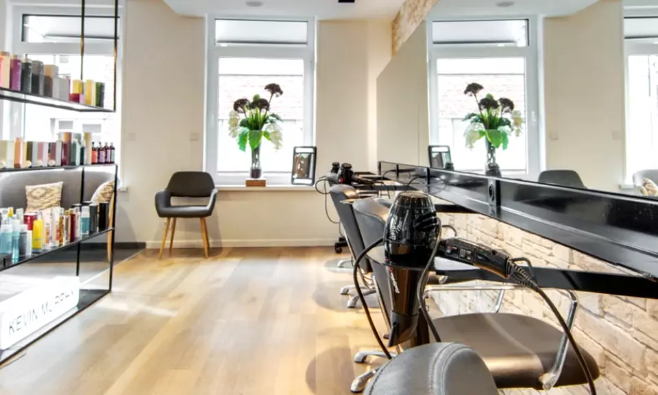 Jusqu'à 67% de remise sur Couleur / Reflets chez Salon Estaz