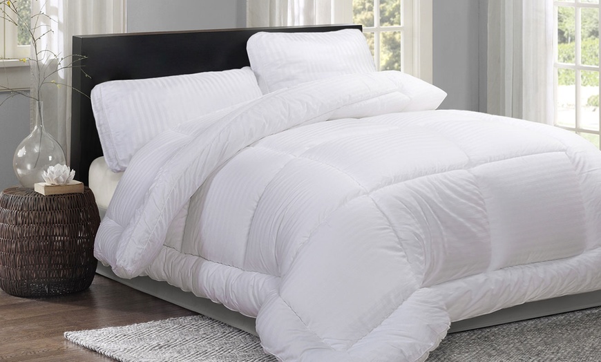 Image 1: Couette "Luxe" 100% microfibre, 400g/m², grand froid. Sampur